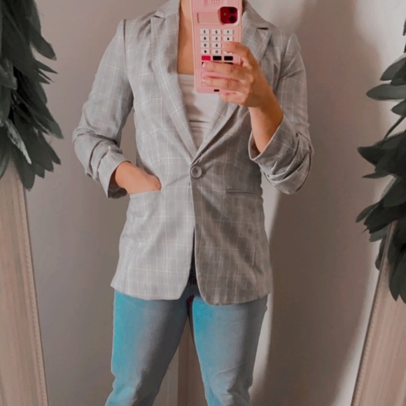 Blazer - Picture 2 of 4